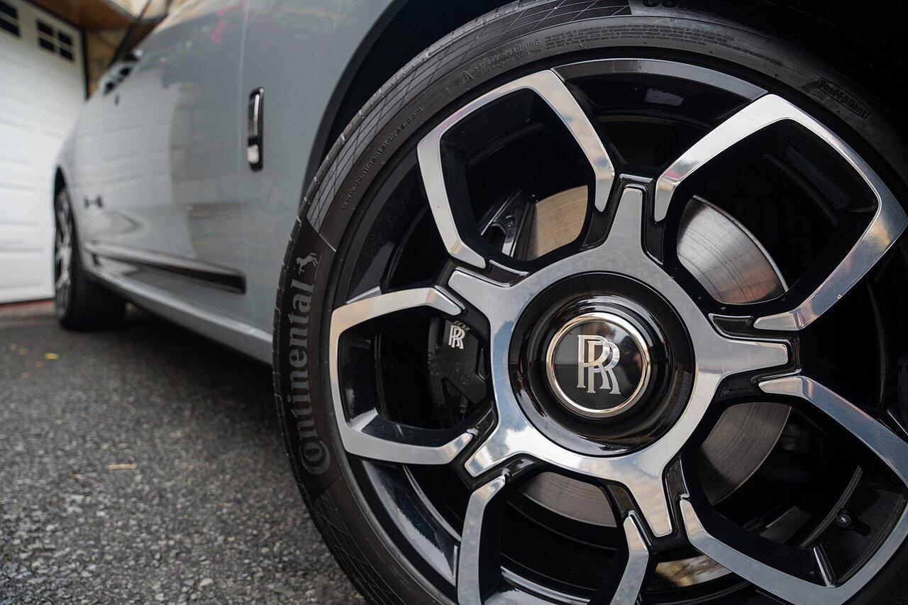 Rolls-Royce Cullinan view 25