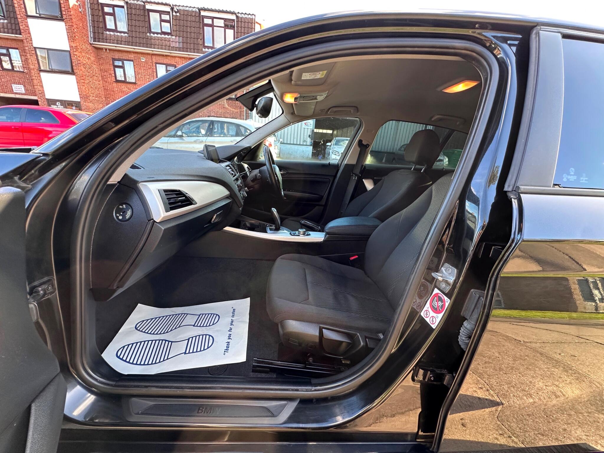 BMW 1 Series view 7