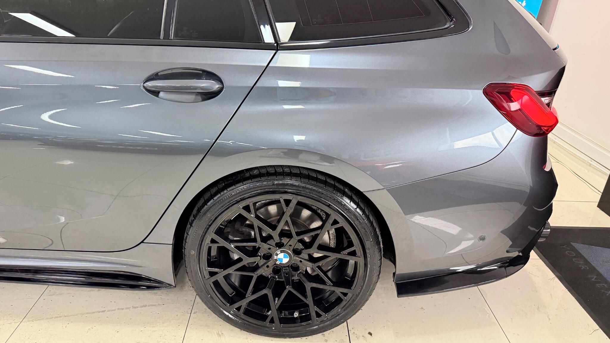 BMW 3 Series view 36