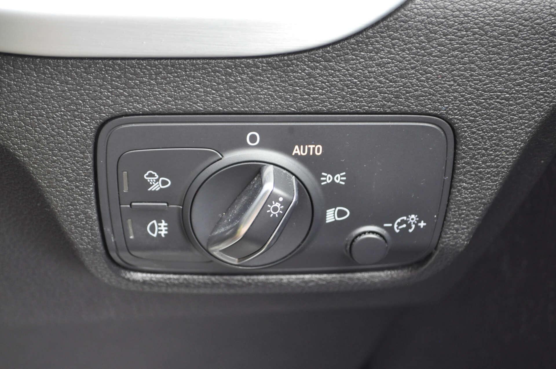 Audi Q2 view 21