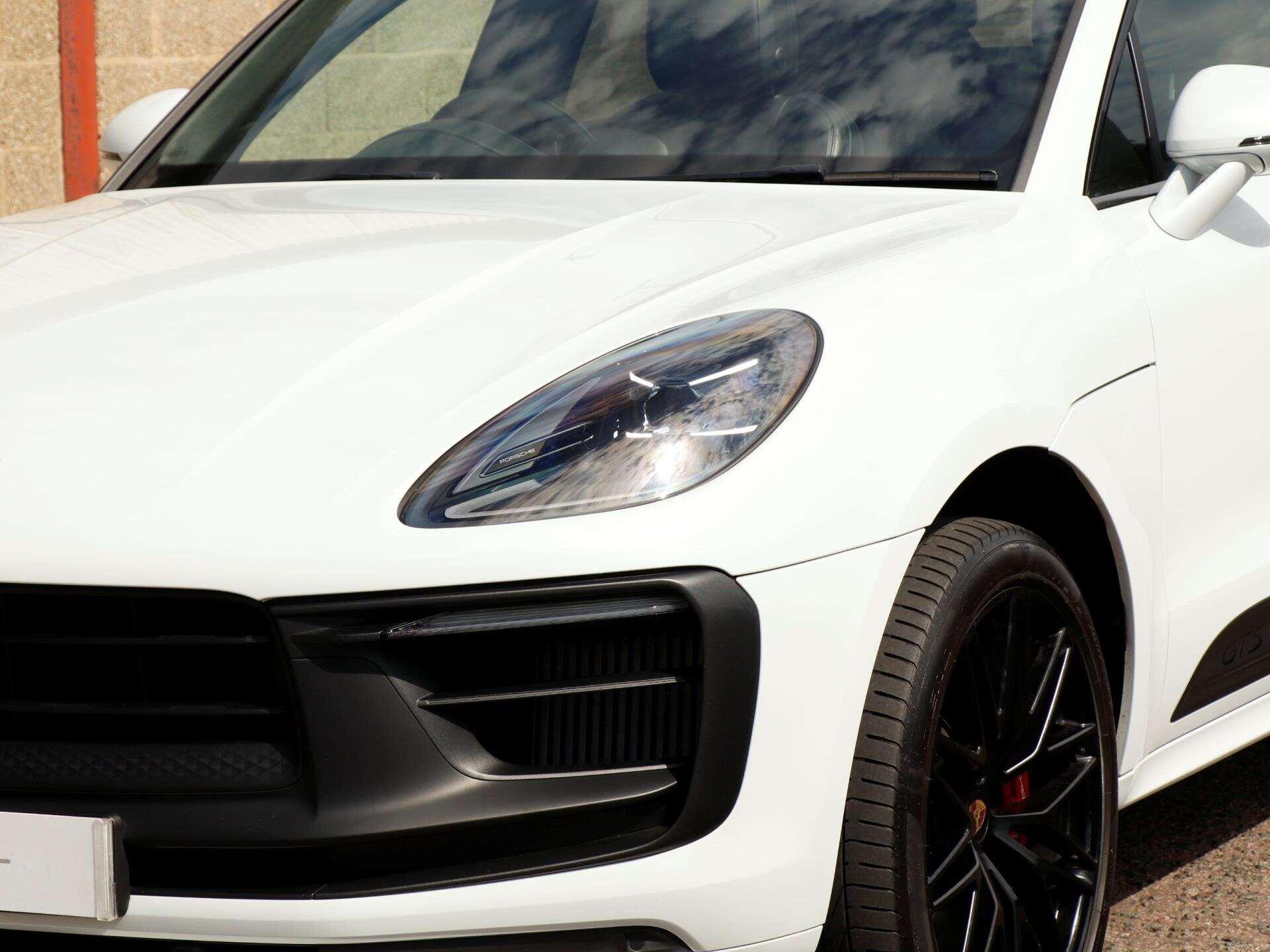 Porsche Macan view 30