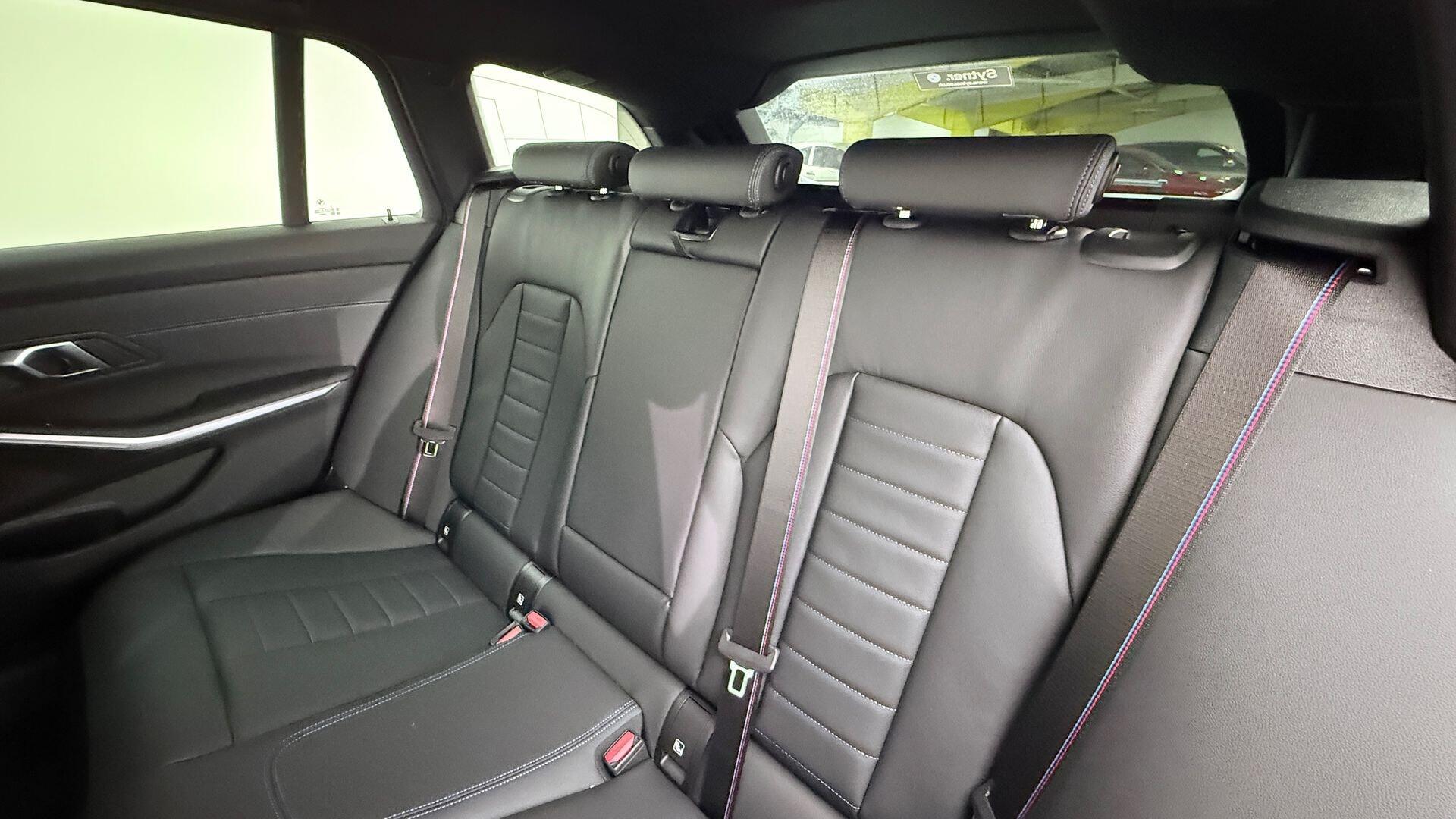 BMW 3 Series view 12