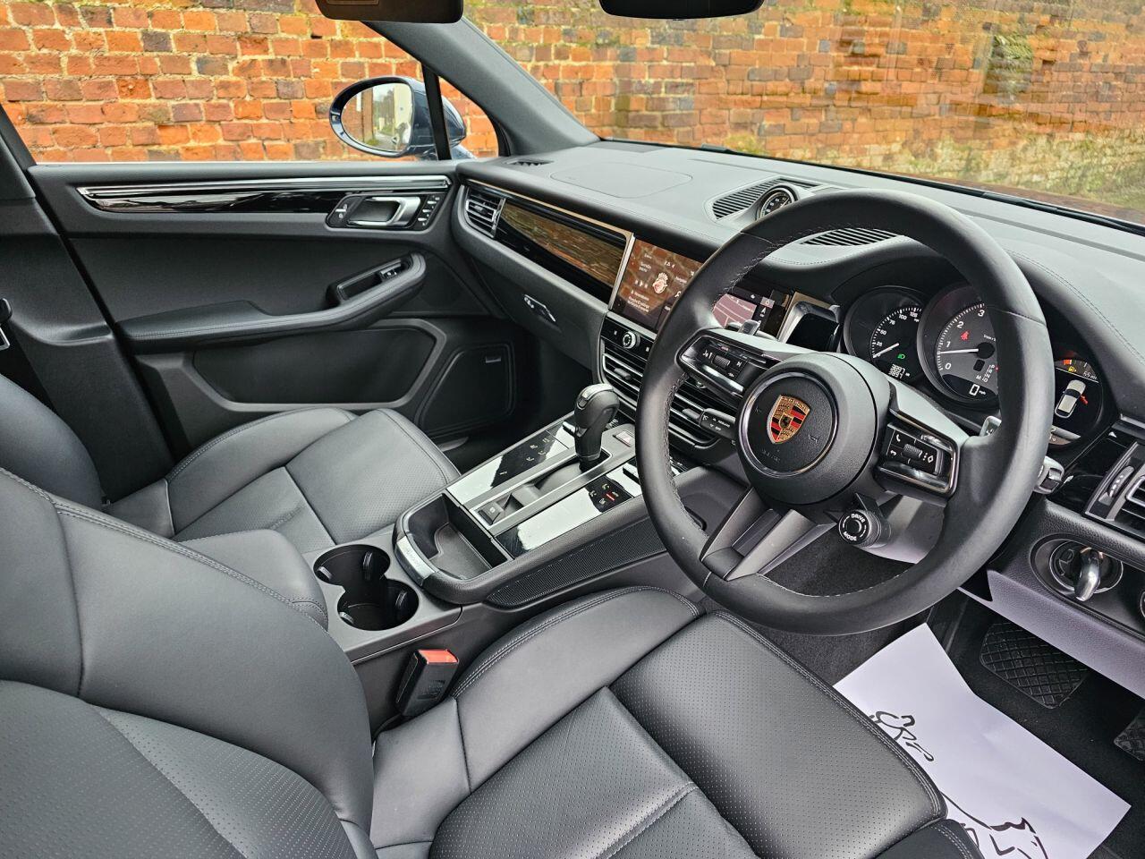 Porsche Macan view 7