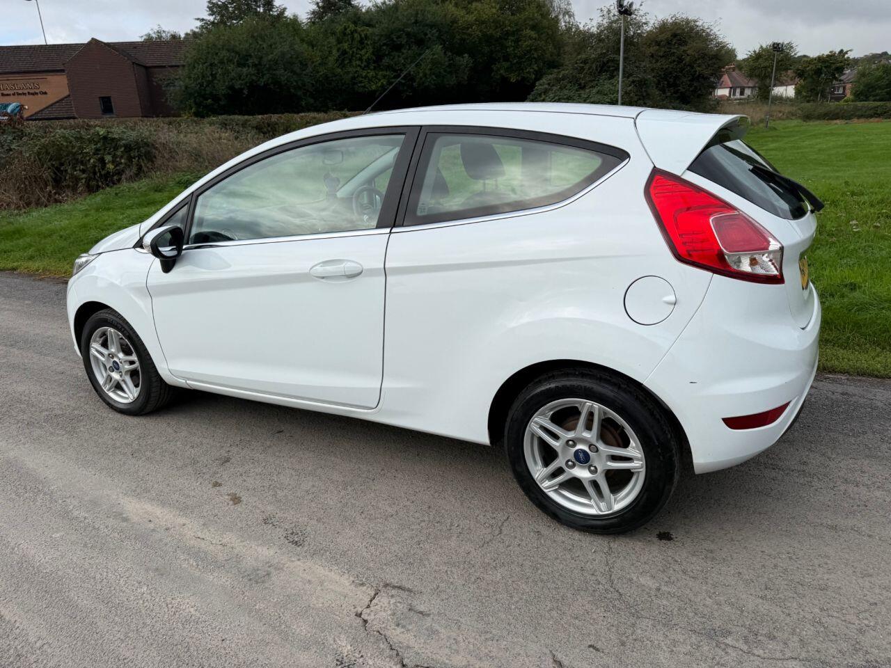 Ford Fiesta view 46