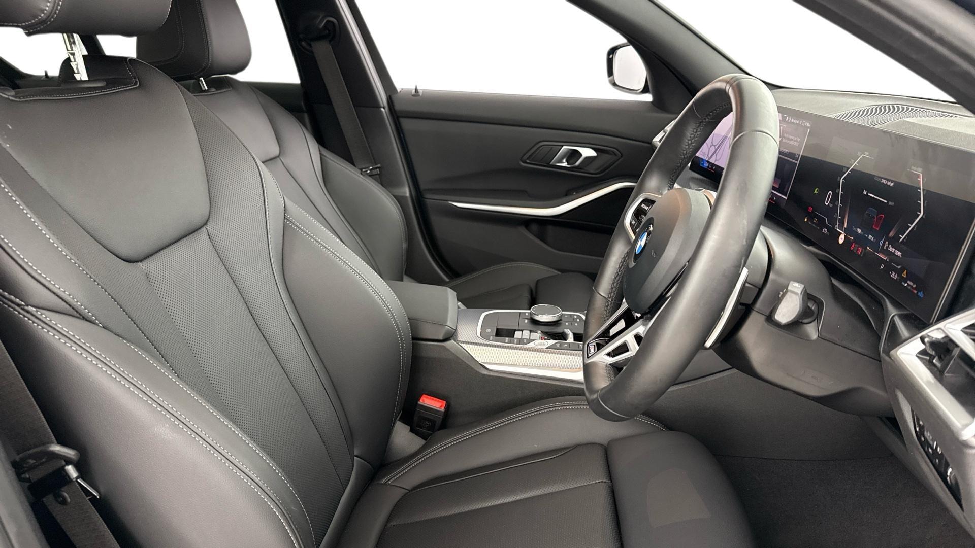 BMW 3 Series view 11