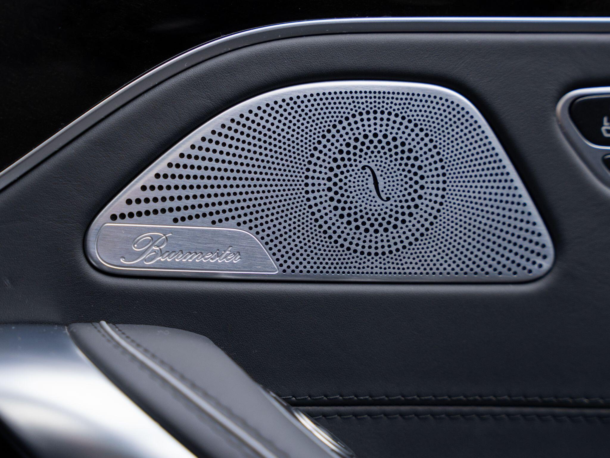 Mercedes-Benz S-Class view 23