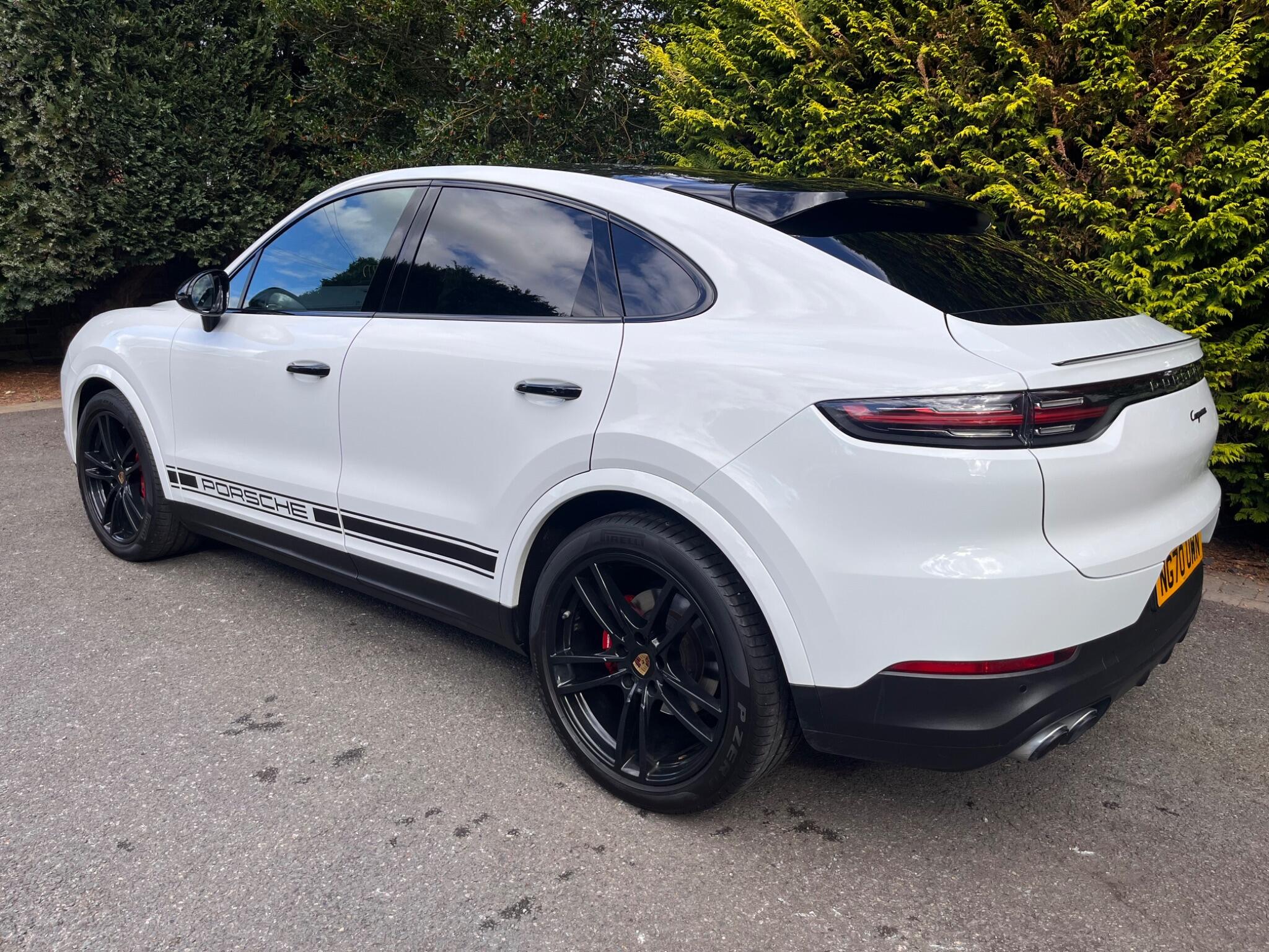 Porsche Cayenne view 8