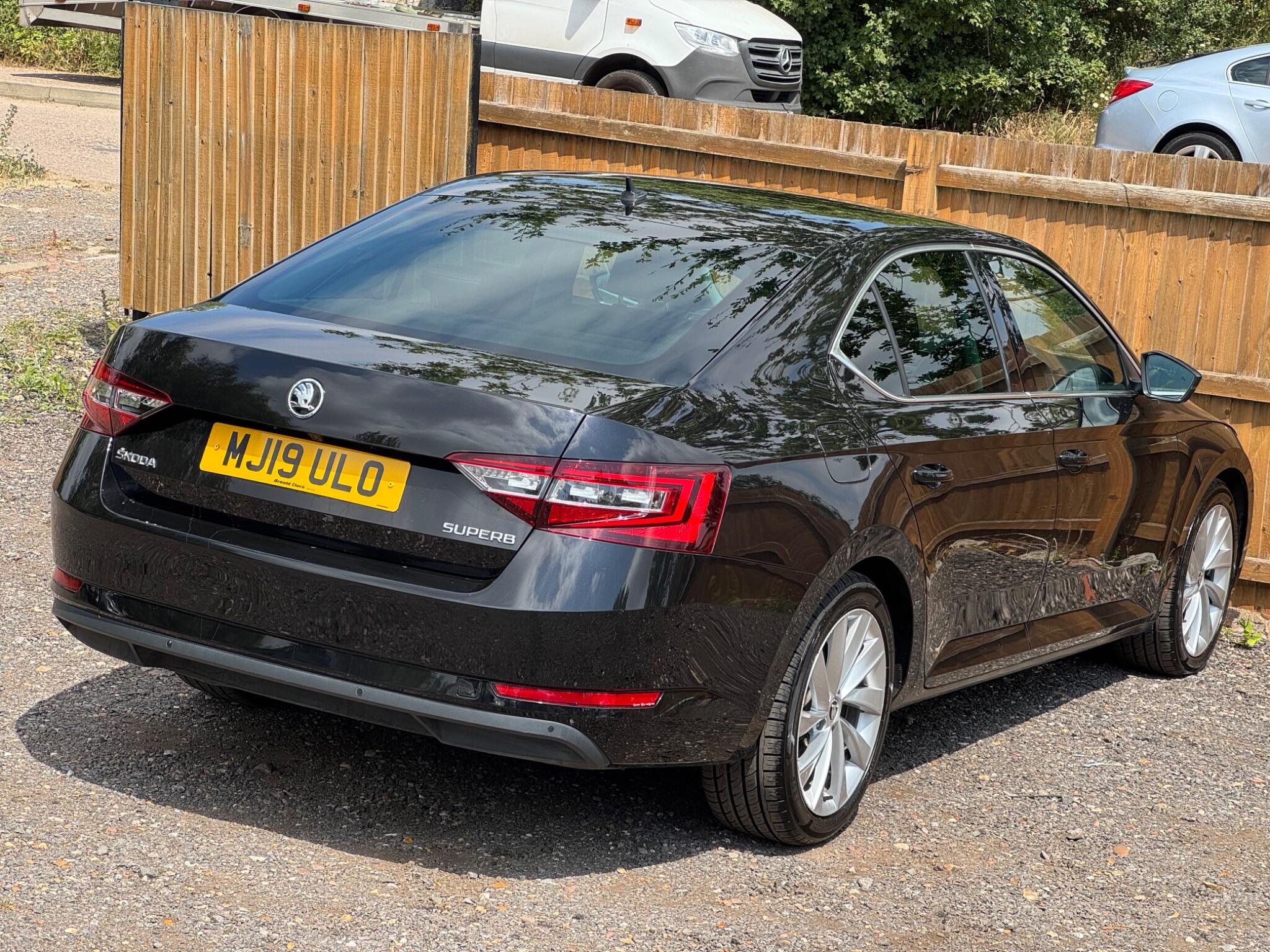 Skoda Superb view 11