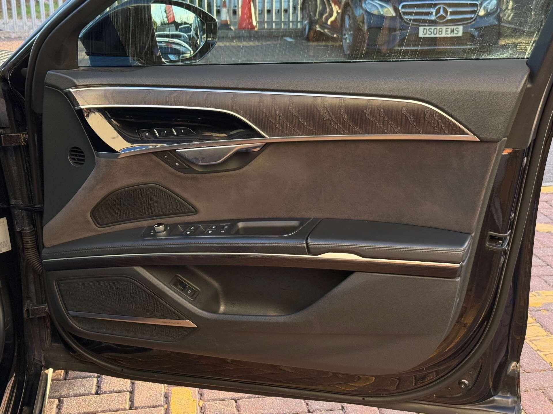 Audi A8 view 21