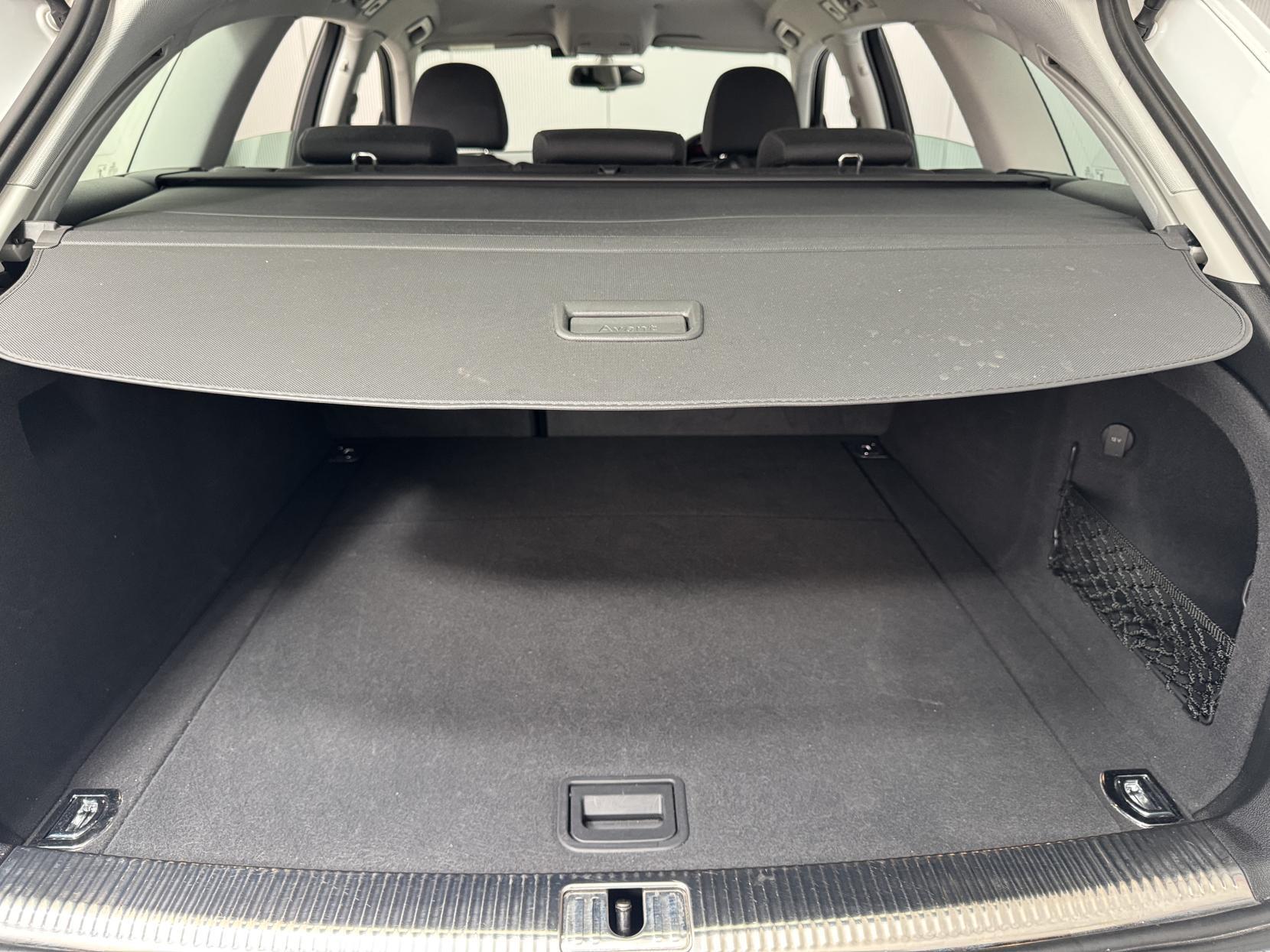 Audi A4 Avant view 77