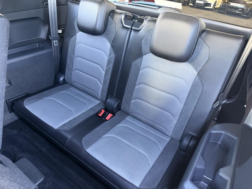 Volkswagen Tiguan Allspace view 12