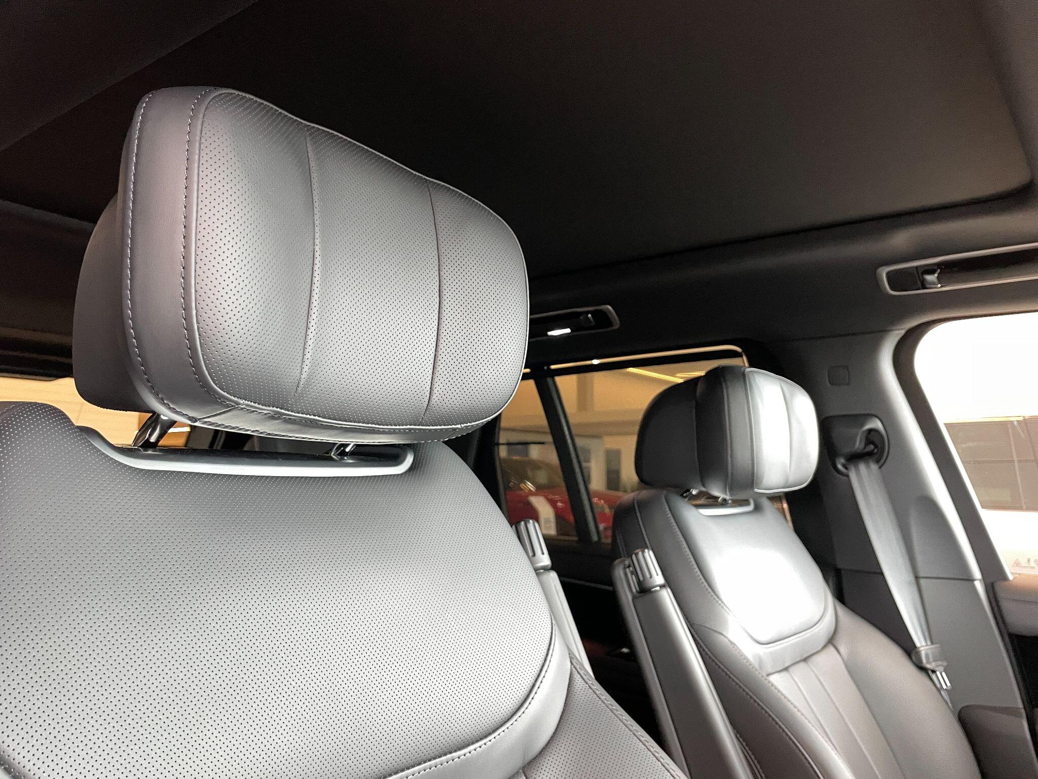 Land Rover Range Rover view 35