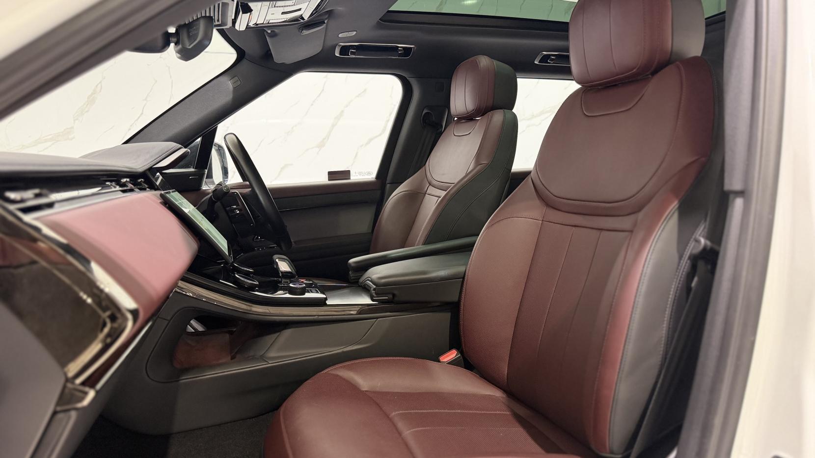 Land Rover Range Rover Sport view 8