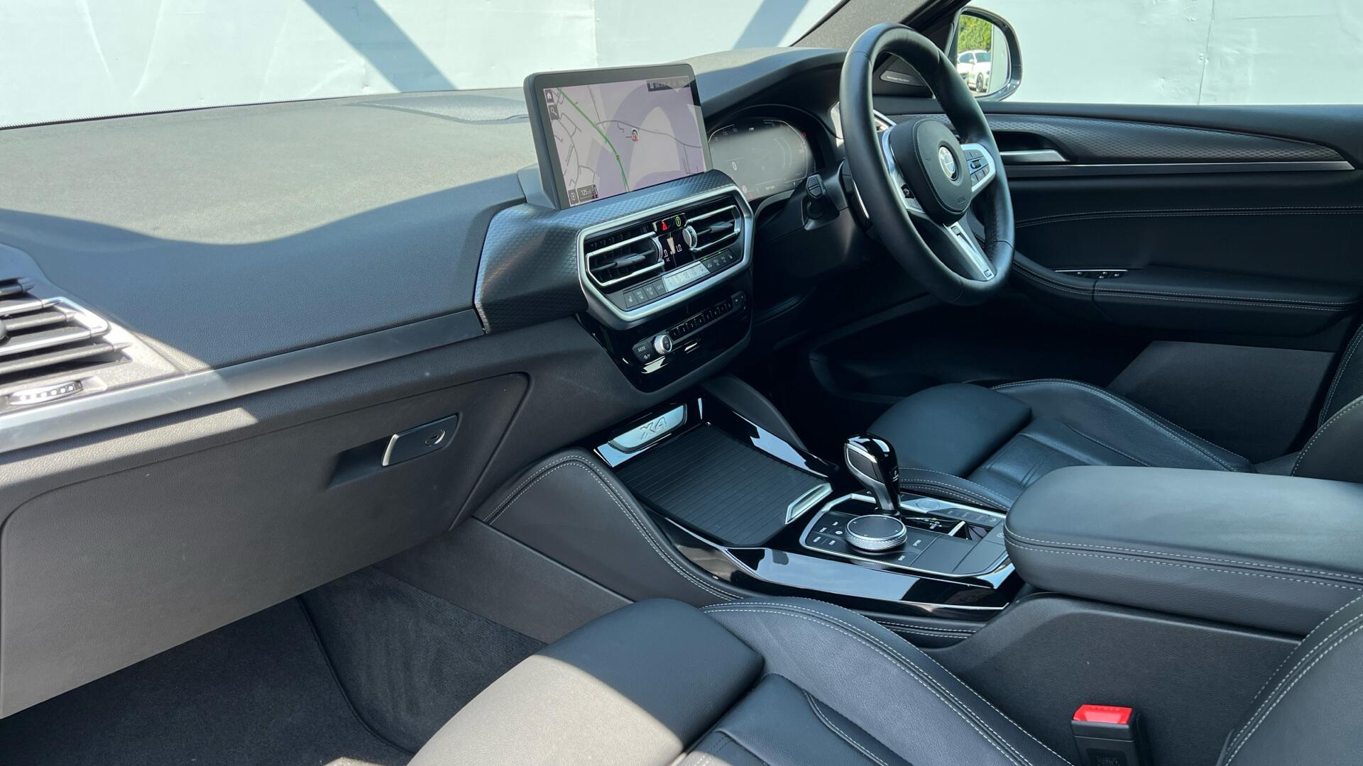 BMW X4 view 7