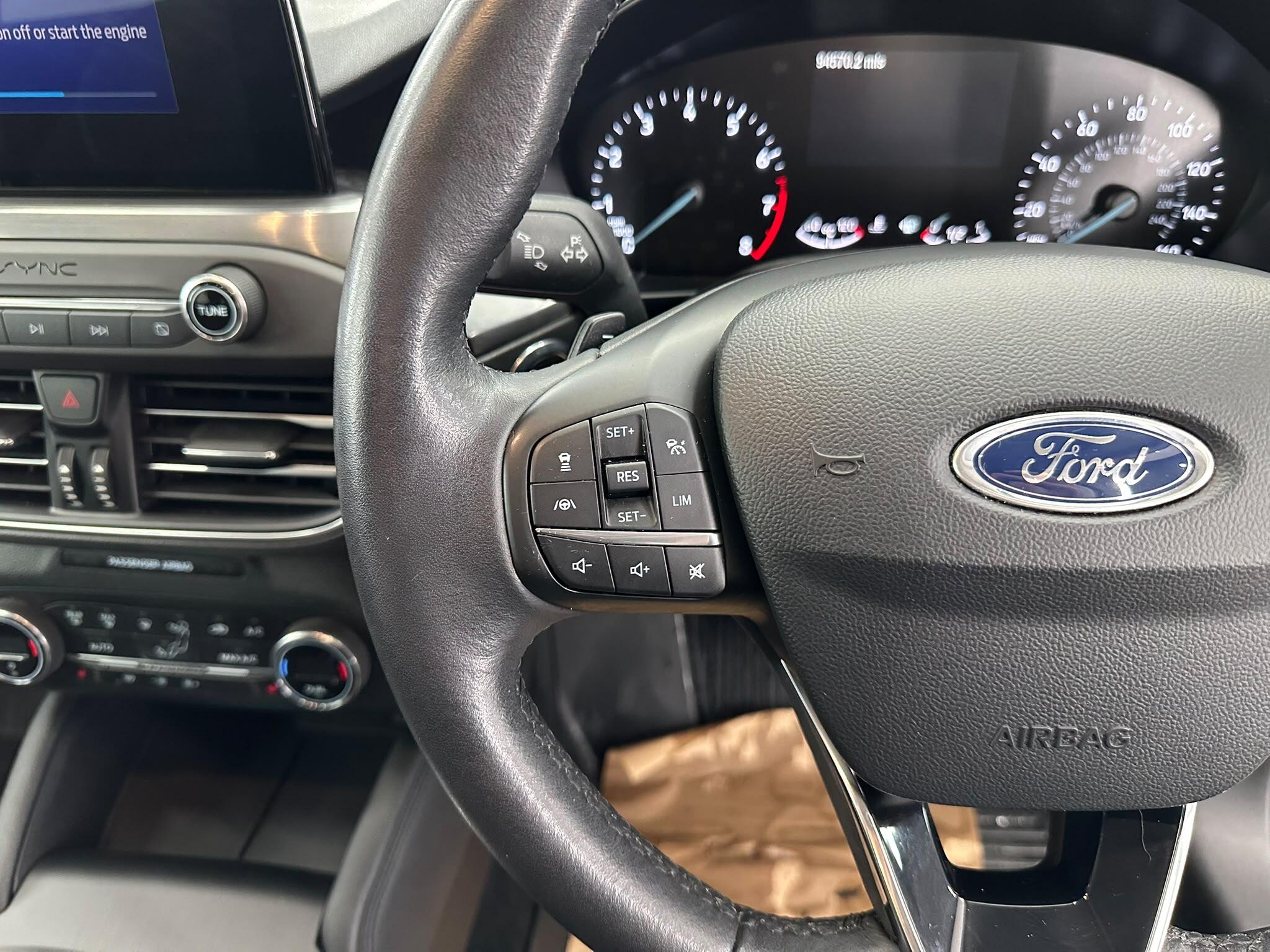Ford Focus view 23