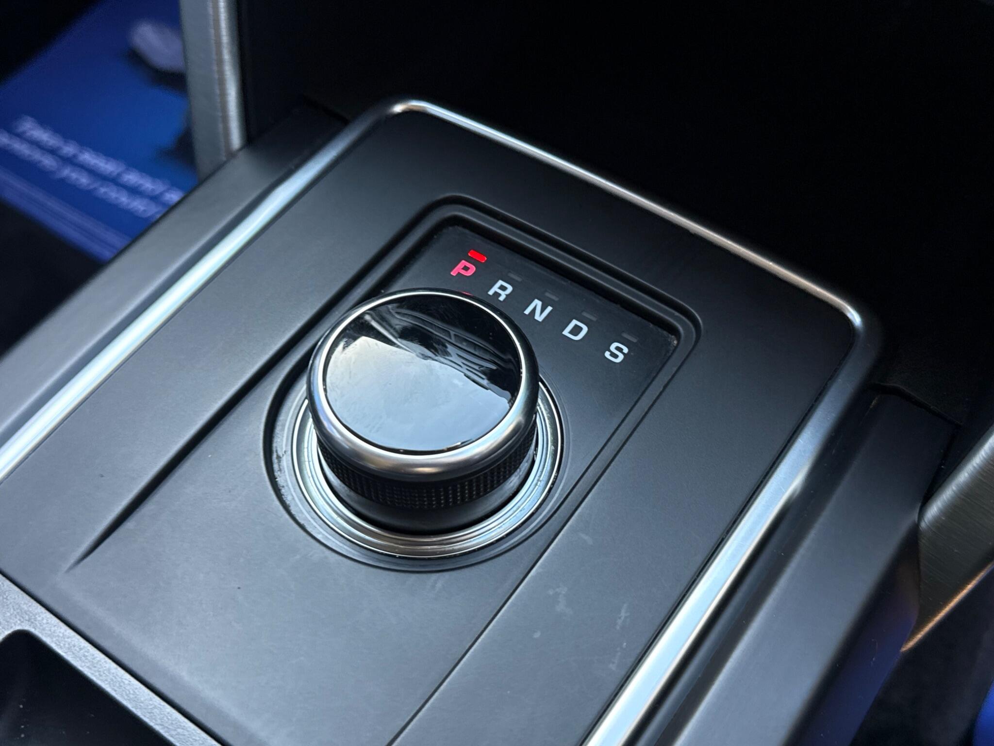 Land Rover Discovery Sport view 35