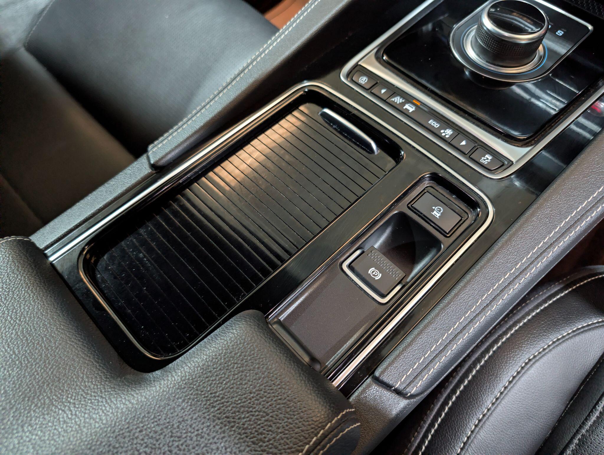 Jaguar F-Pace view 31