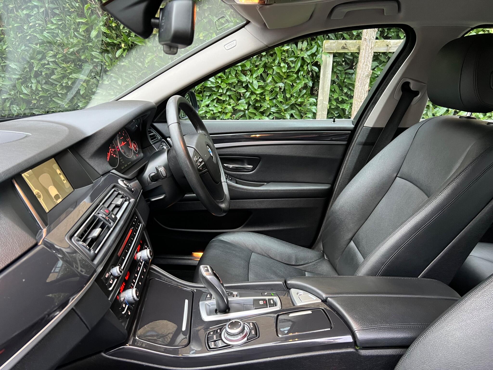 BMW 5 Series view 40