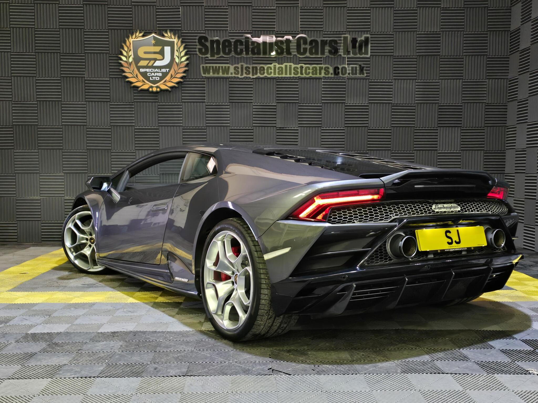 Lamborghini Huracan view 8