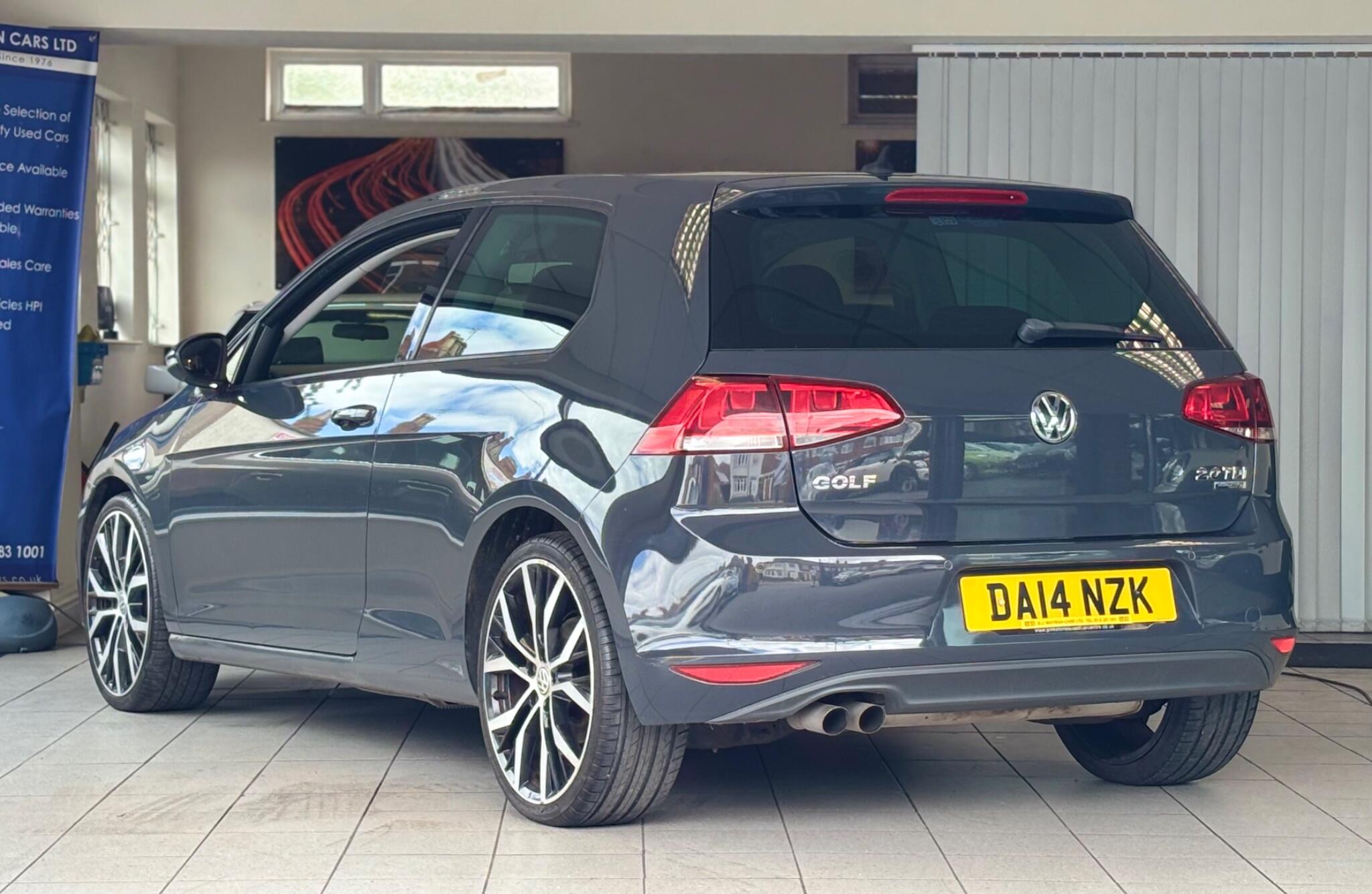 Volkswagen Golf view 4