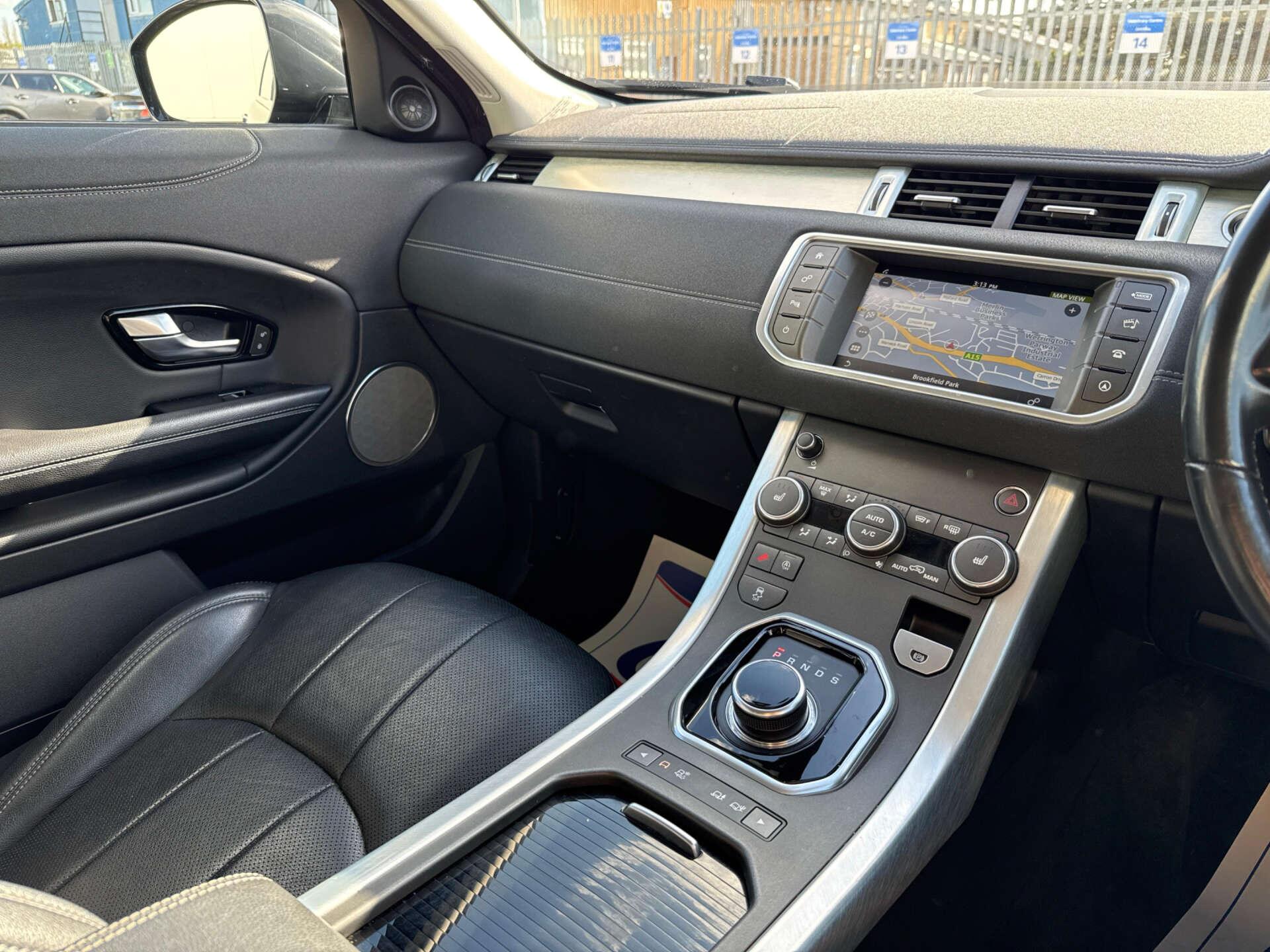 Land Rover Range Rover Evoque view 17
