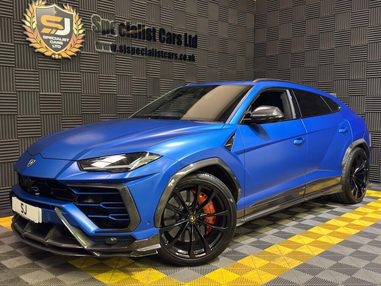 Lamborghini Urus view 30