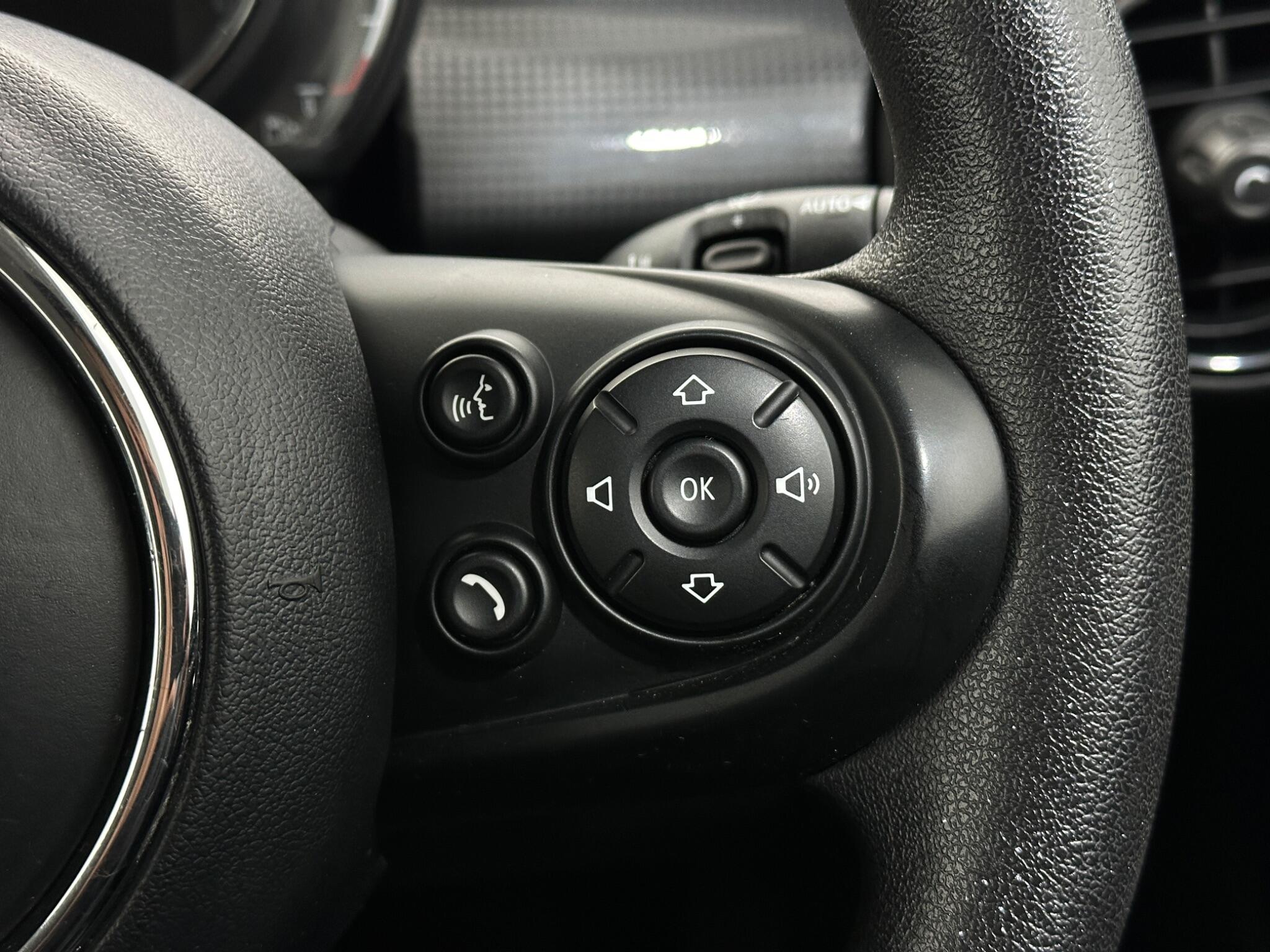 Mini Hatch view 16