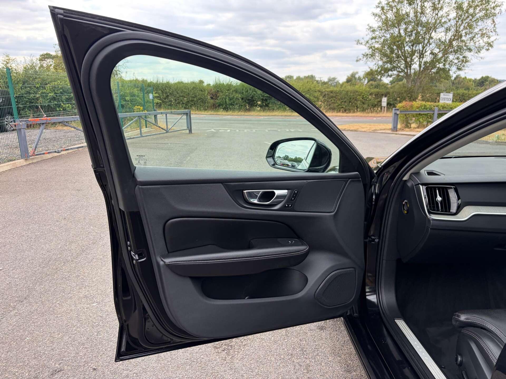 Volvo V60 view 14