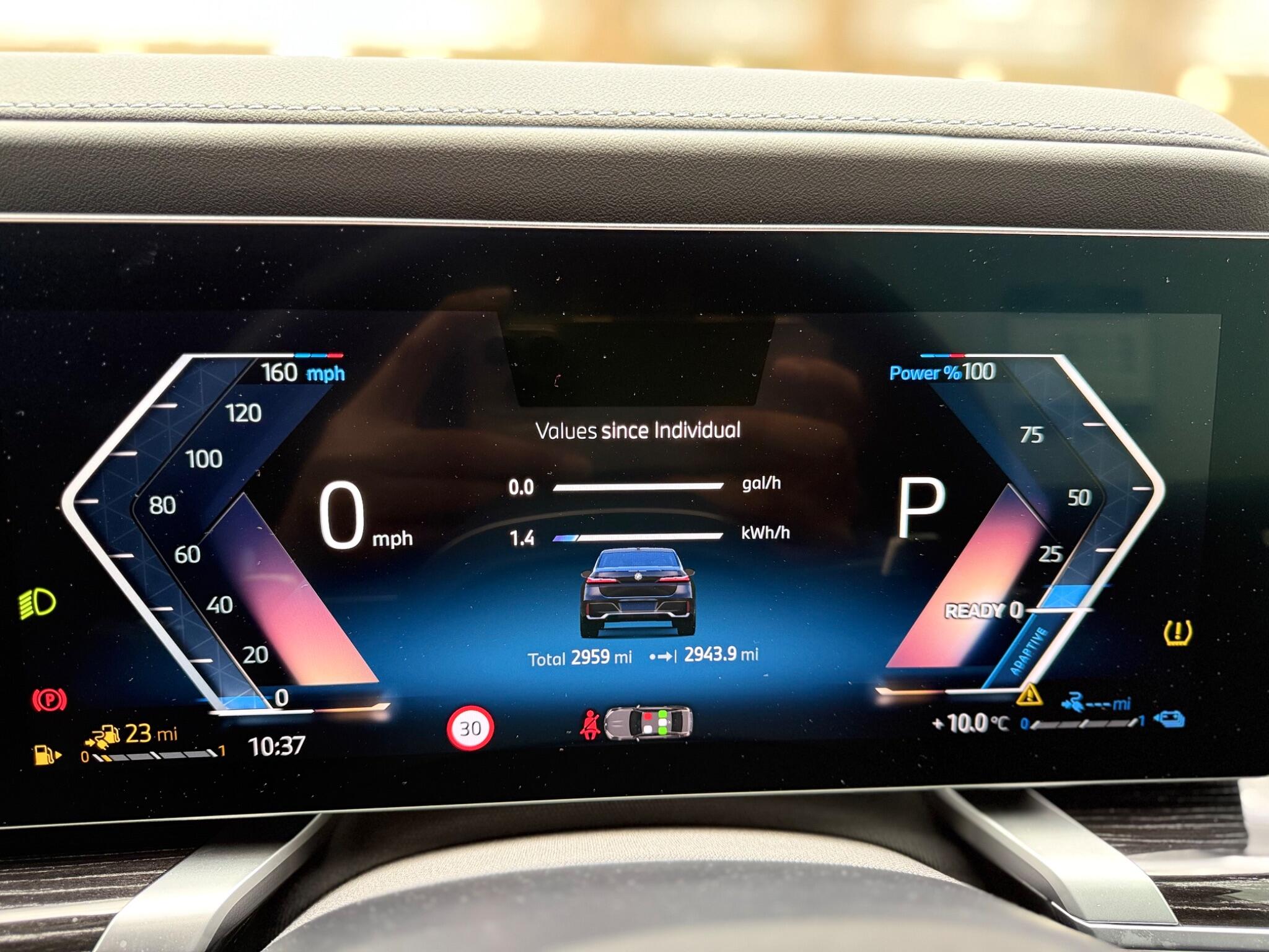 BMW 7 Series view 37