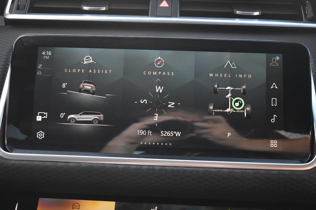 Land Rover Range Rover Velar view 62