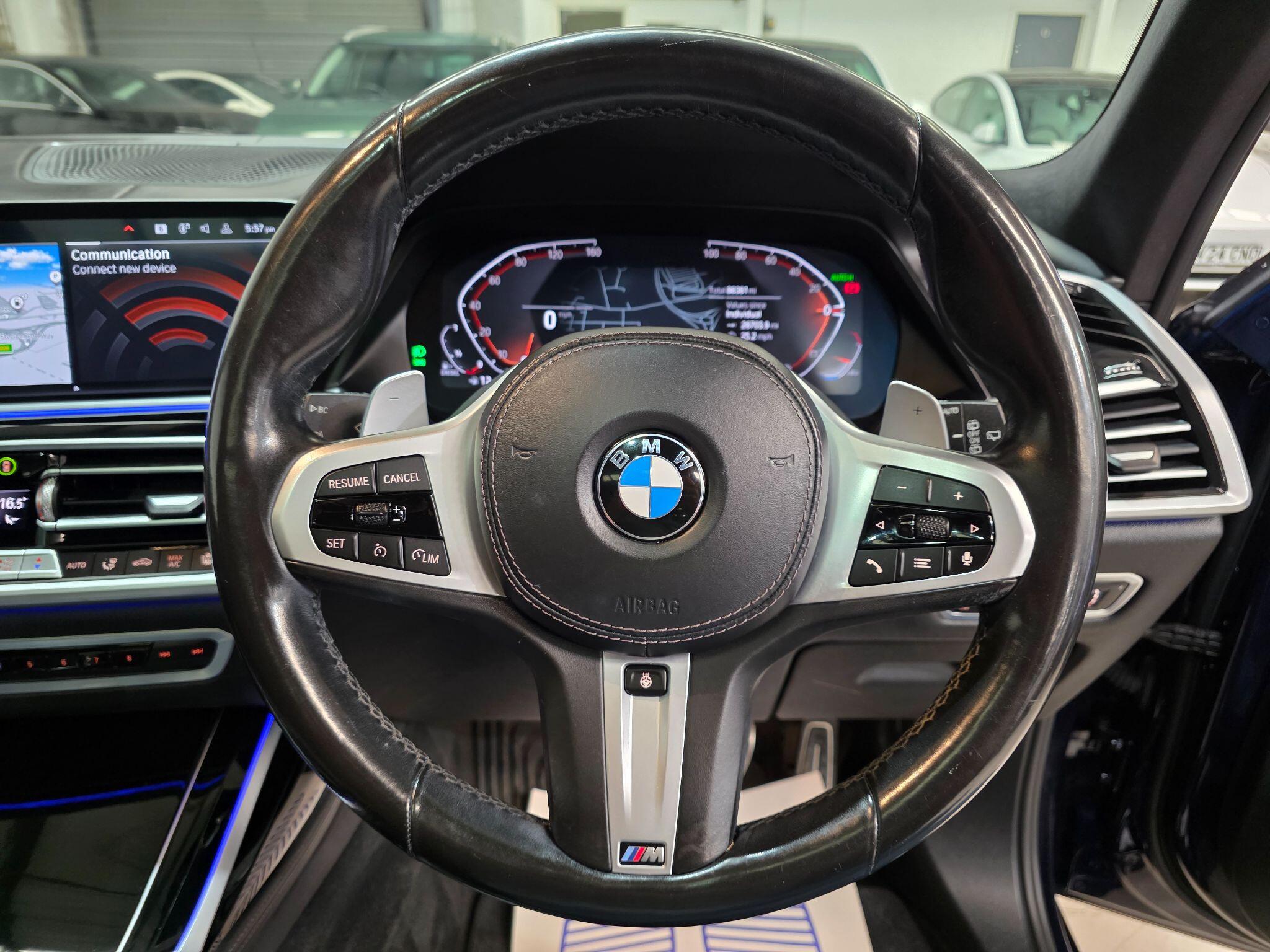 BMW X7 view 29