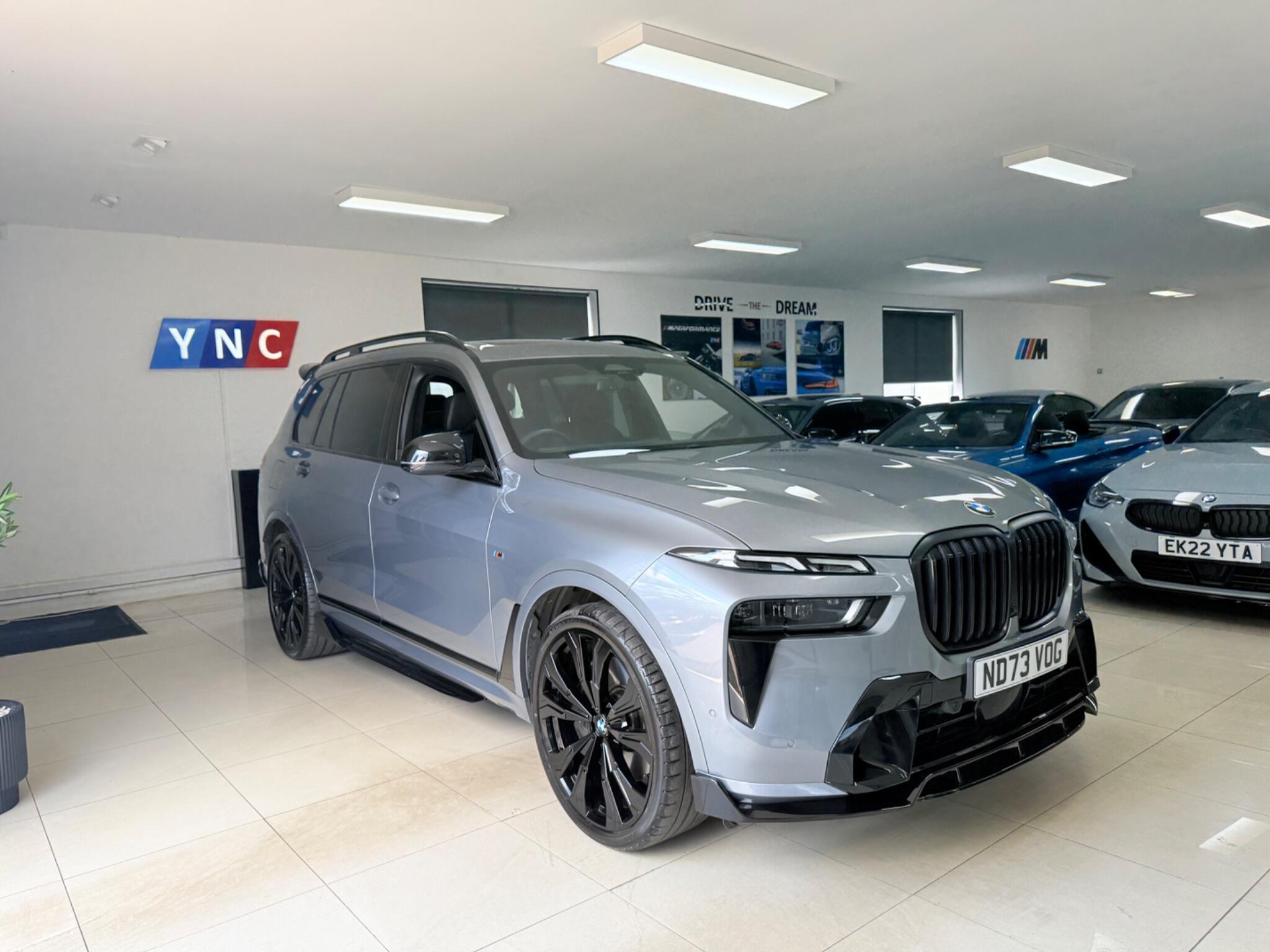 BMW X7 view 15