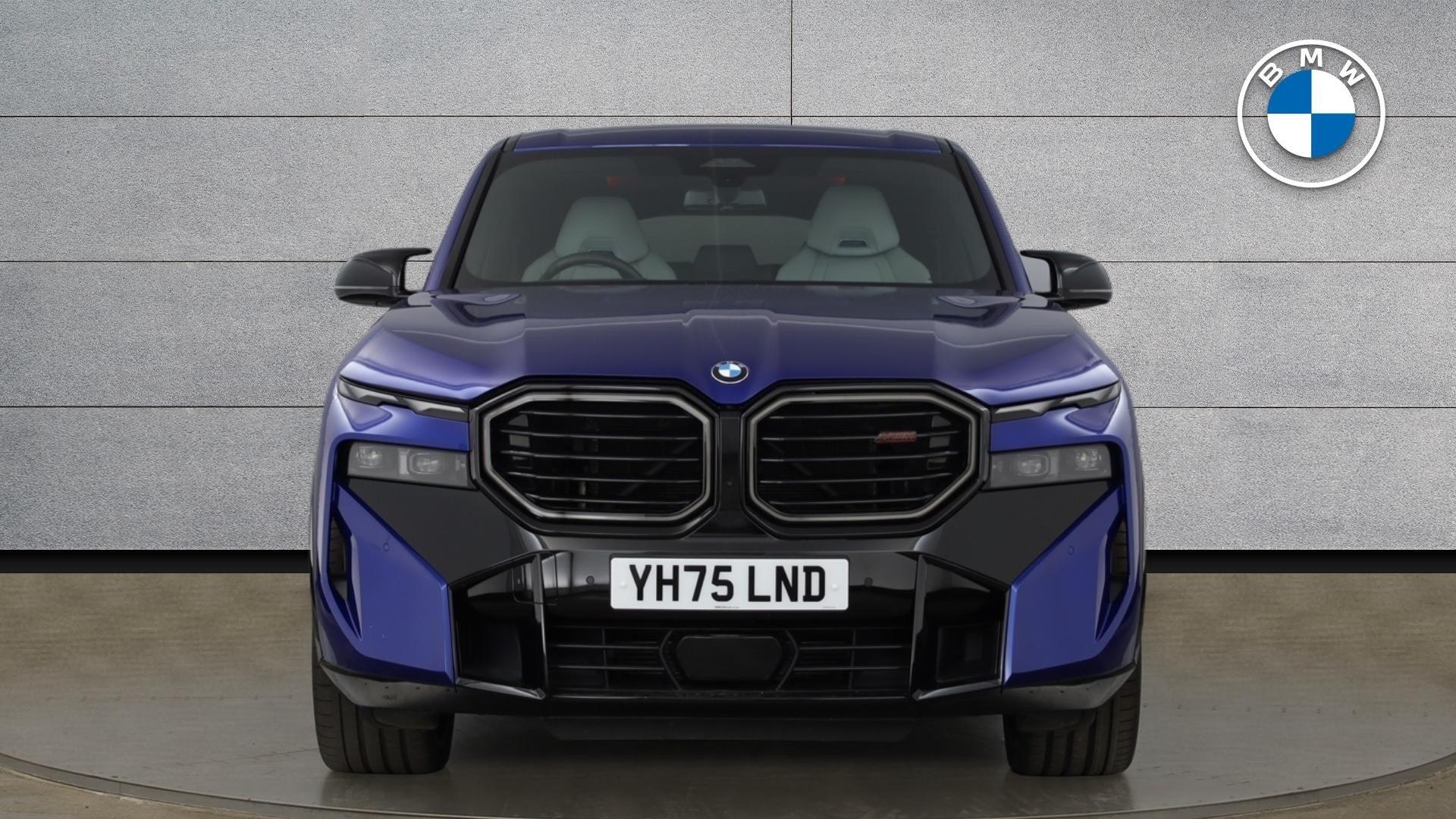 BMW XM view 16