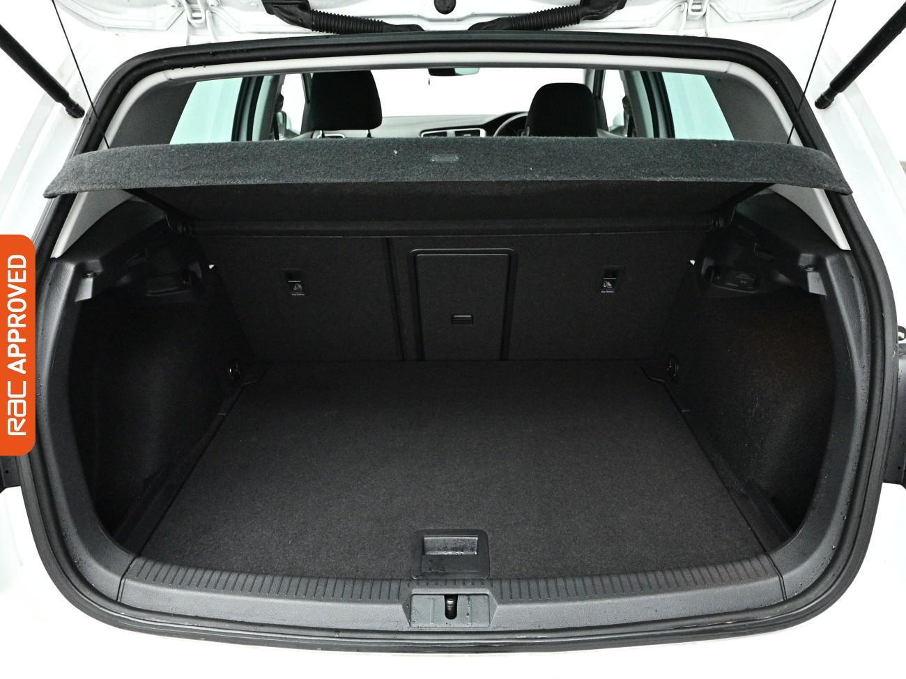 Volkswagen Golf view 26