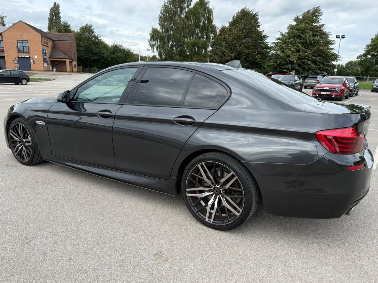 BMW 5 Series view 52