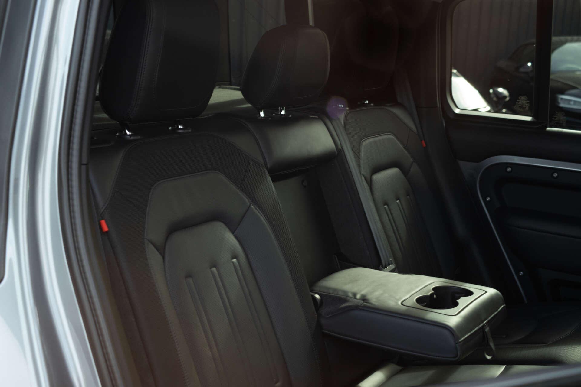 Land Rover Defender view 50