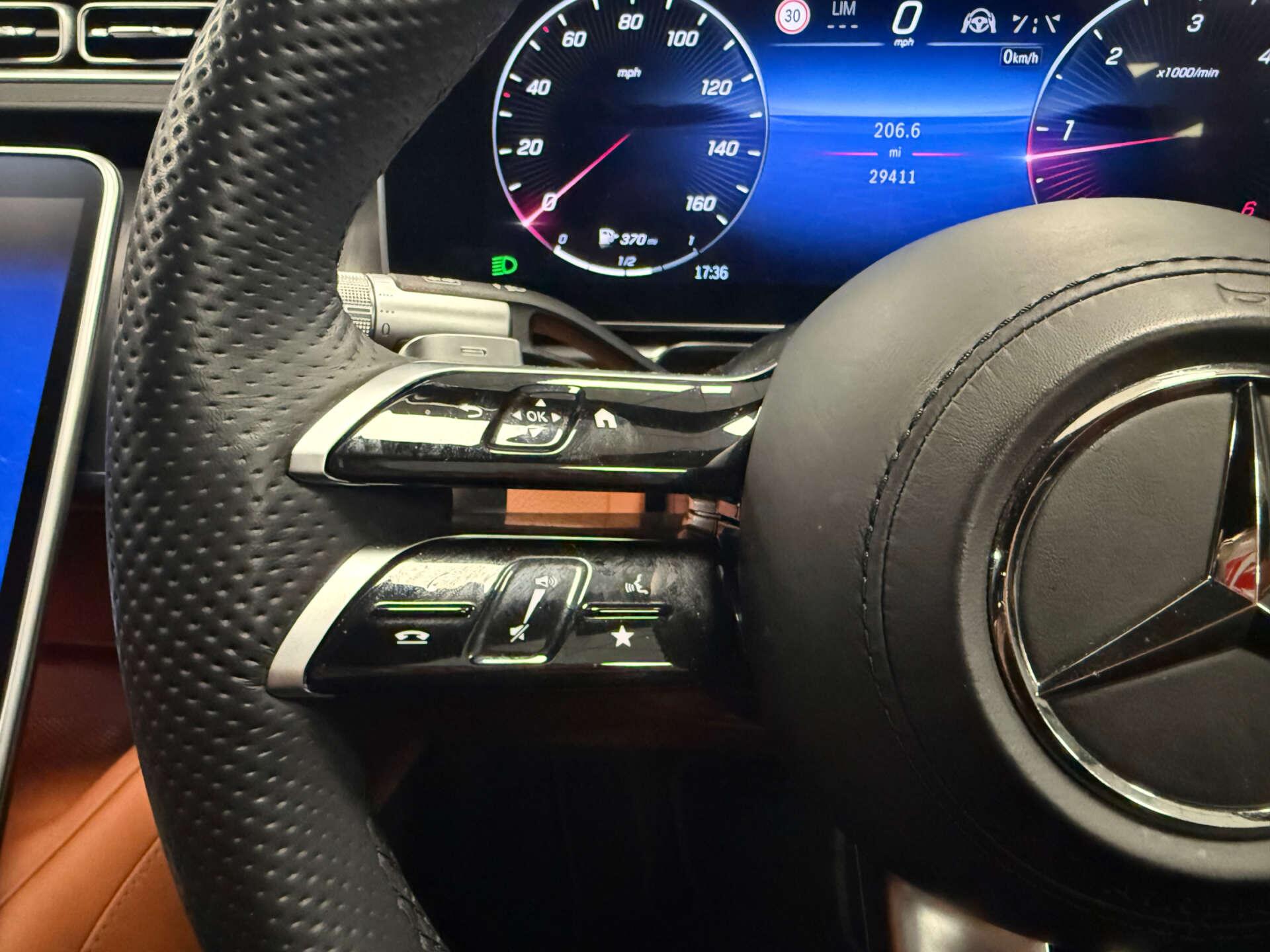 Mercedes-Benz S-Class view 31
