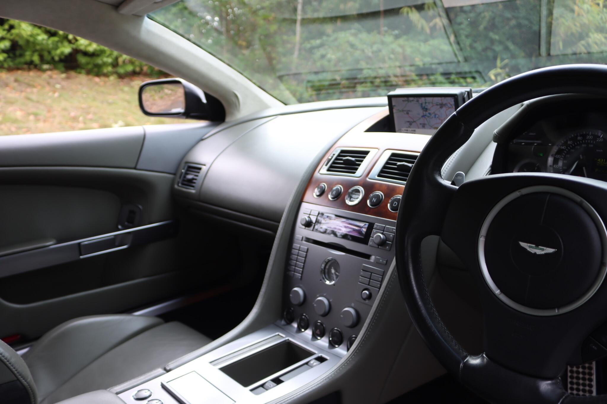 Aston Martin DB9 view 49