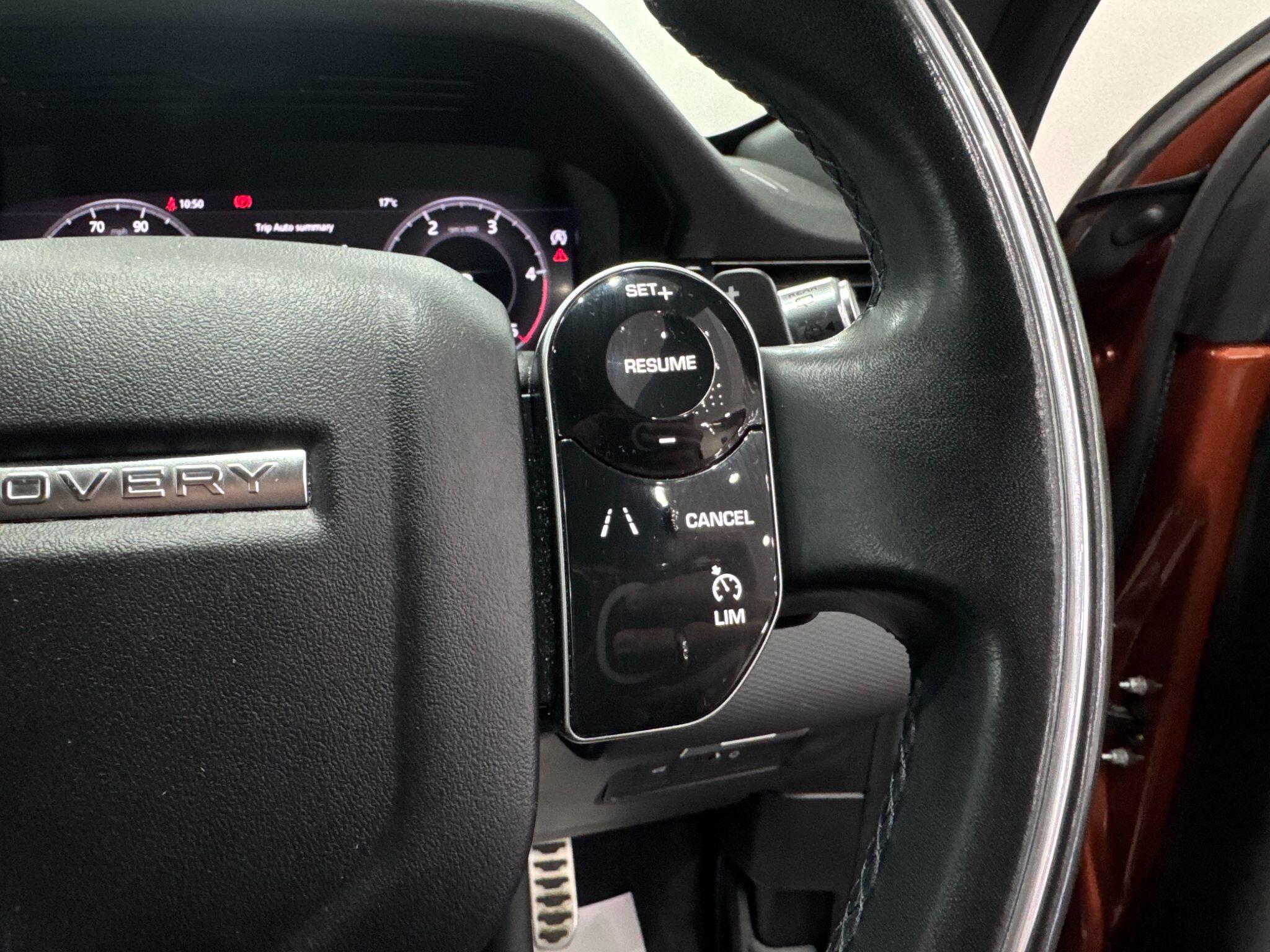 Land Rover Discovery Sport view 32
