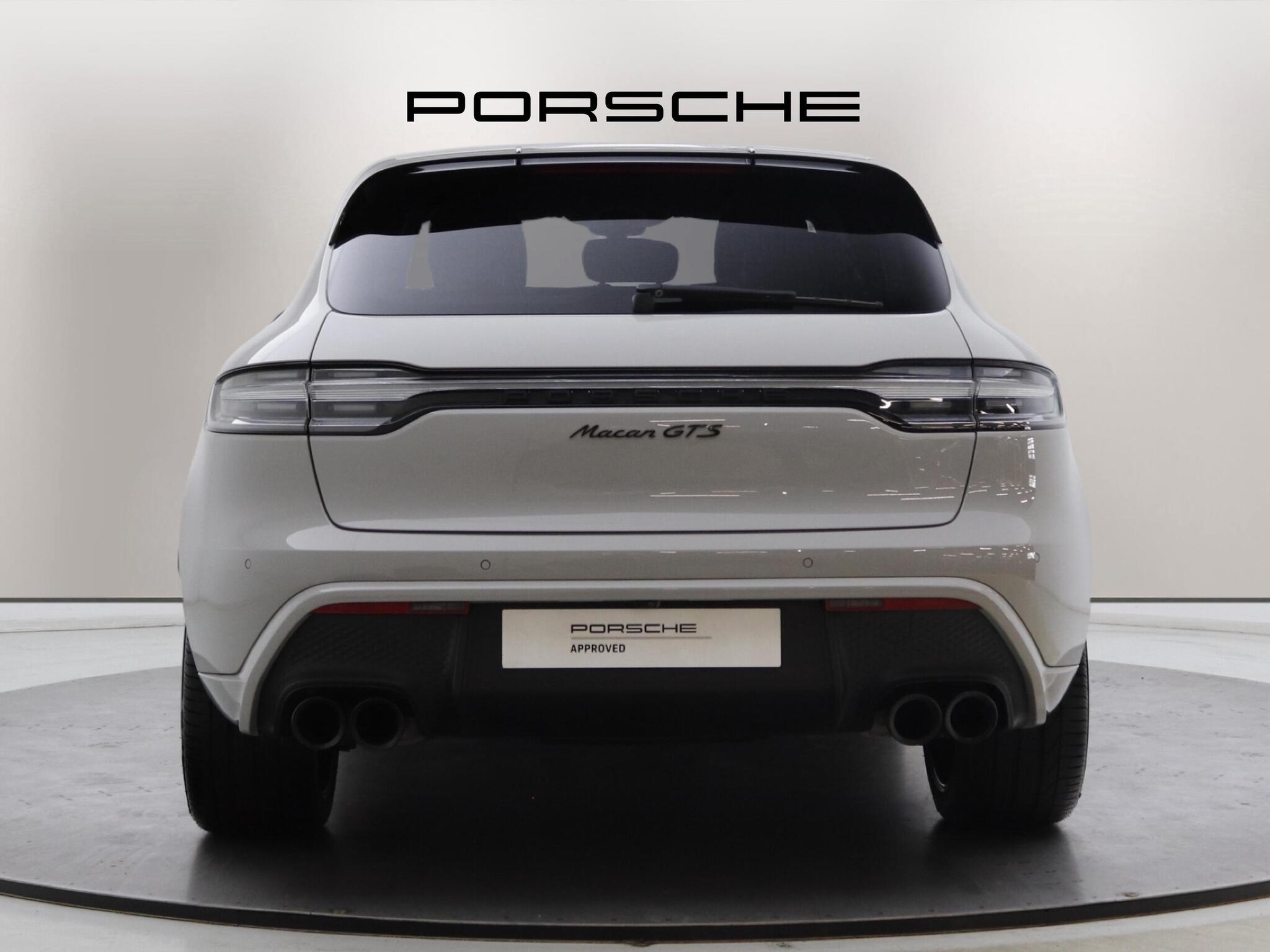 Porsche Macan view 5