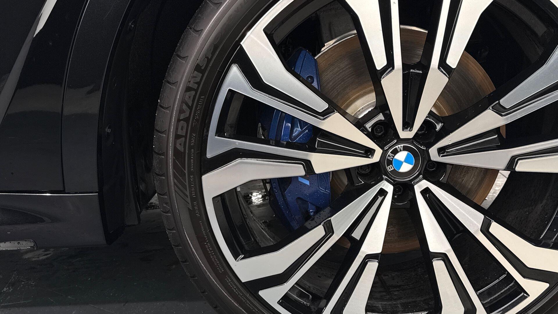 BMW X7 view 37
