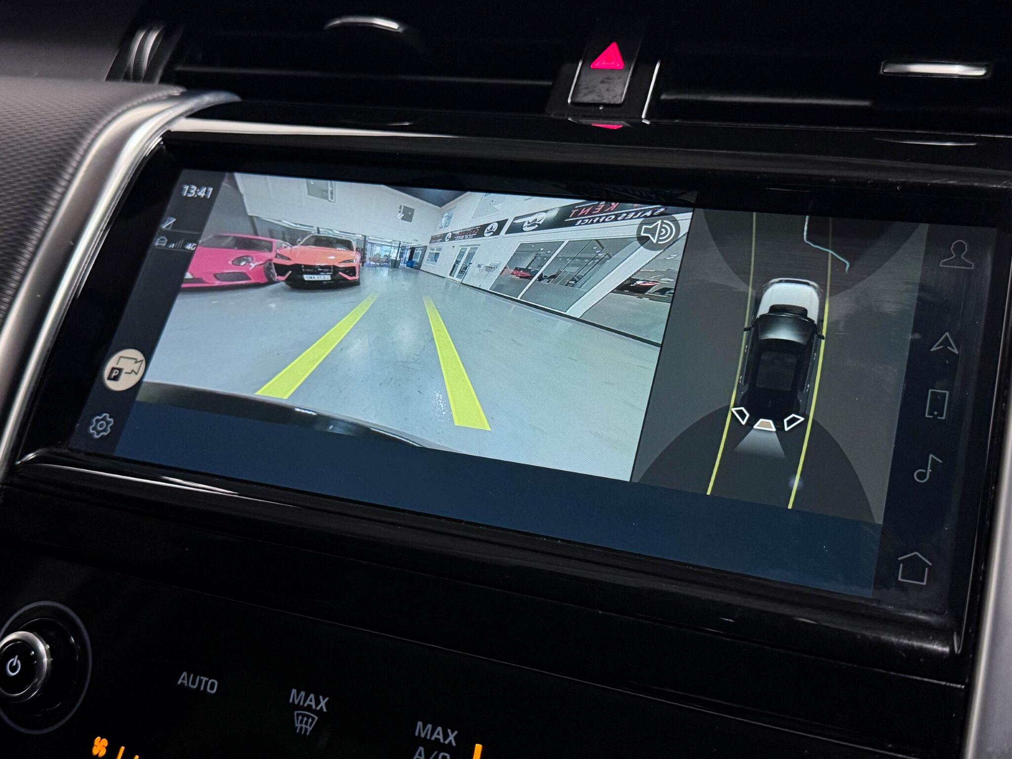Land Rover Discovery Sport view 45