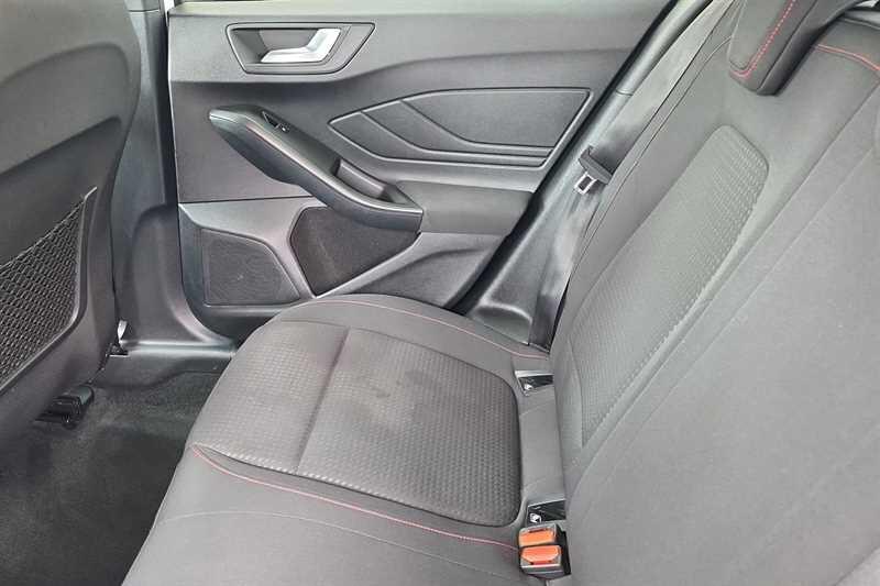 Ford Focus view 26