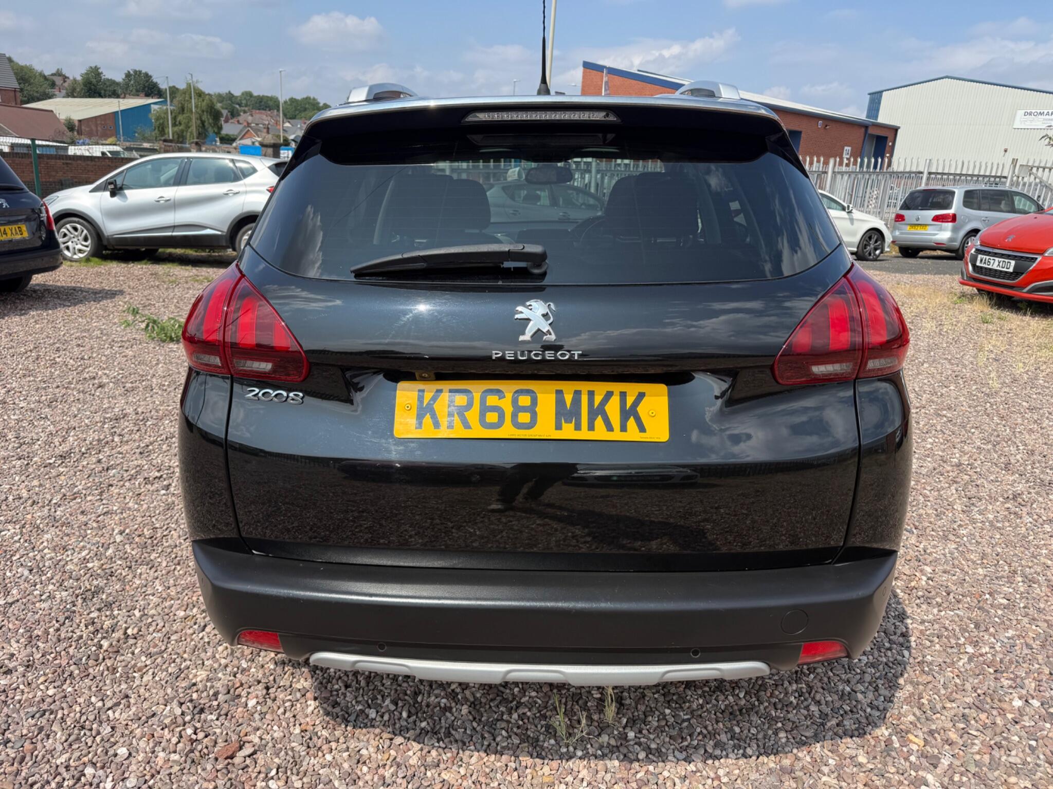 Peugeot 2008 view 12