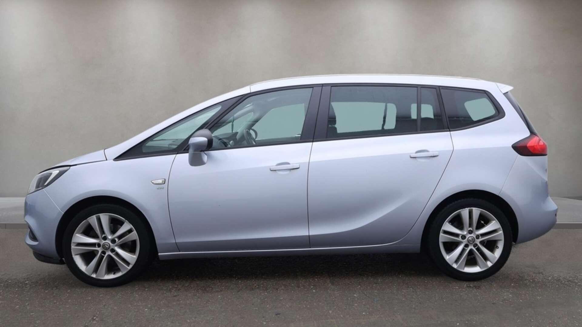 Vauxhall Zafira Tourer view 10