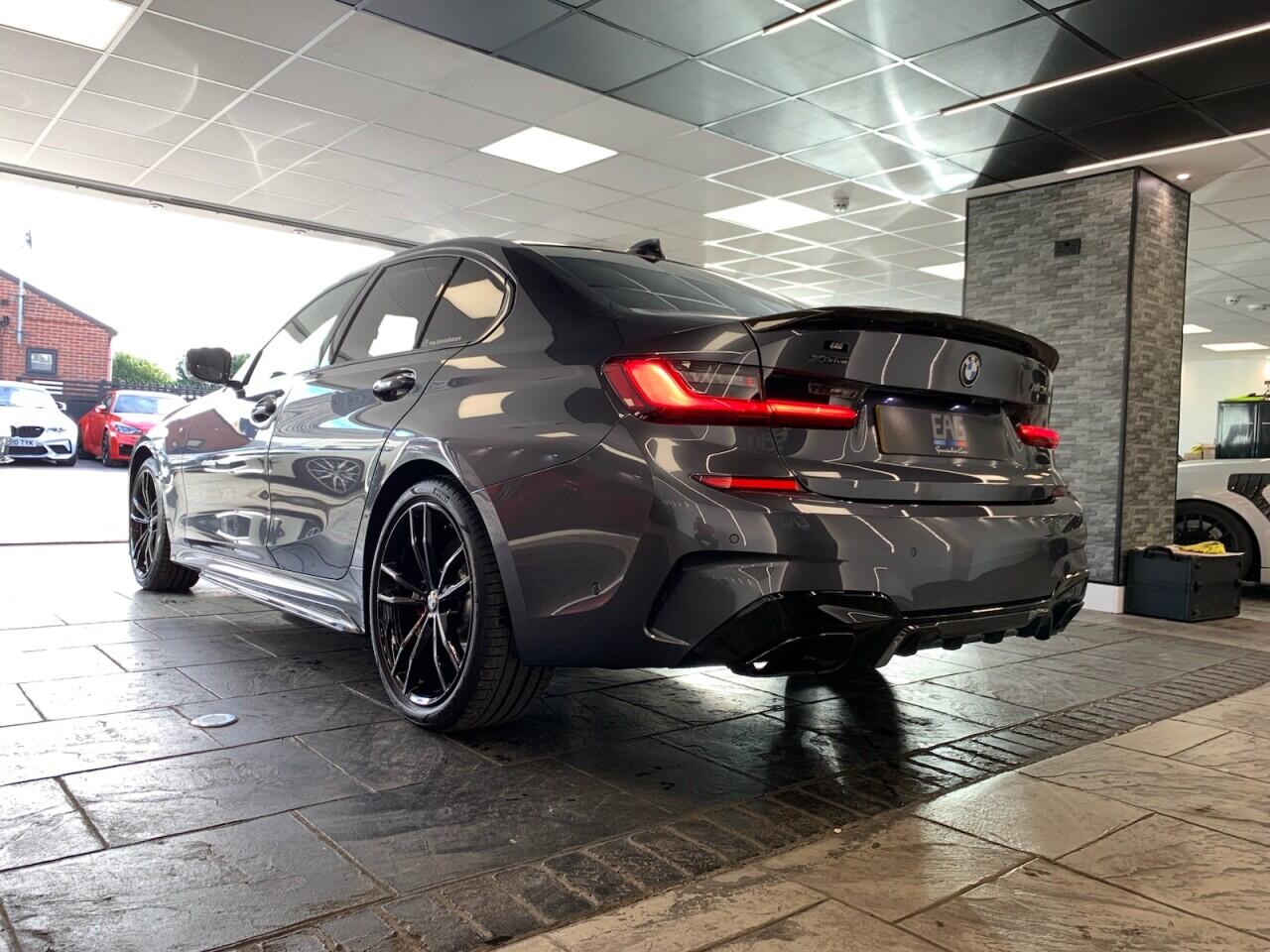 BMW 3 Series view 18