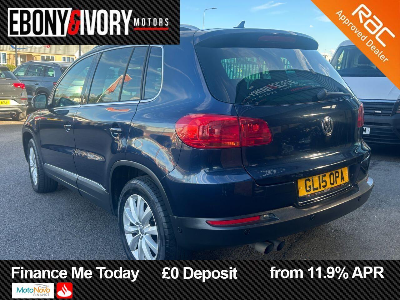 Volkswagen Tiguan view 3