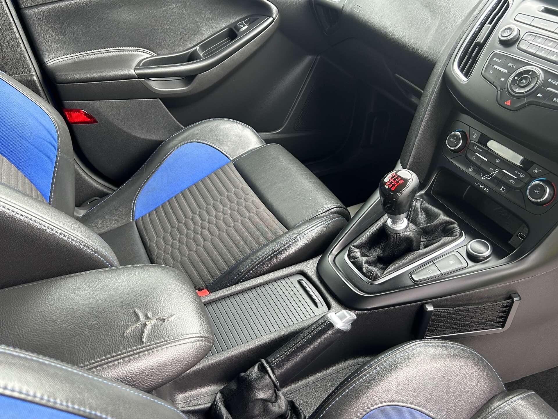 Ford Focus view 33
