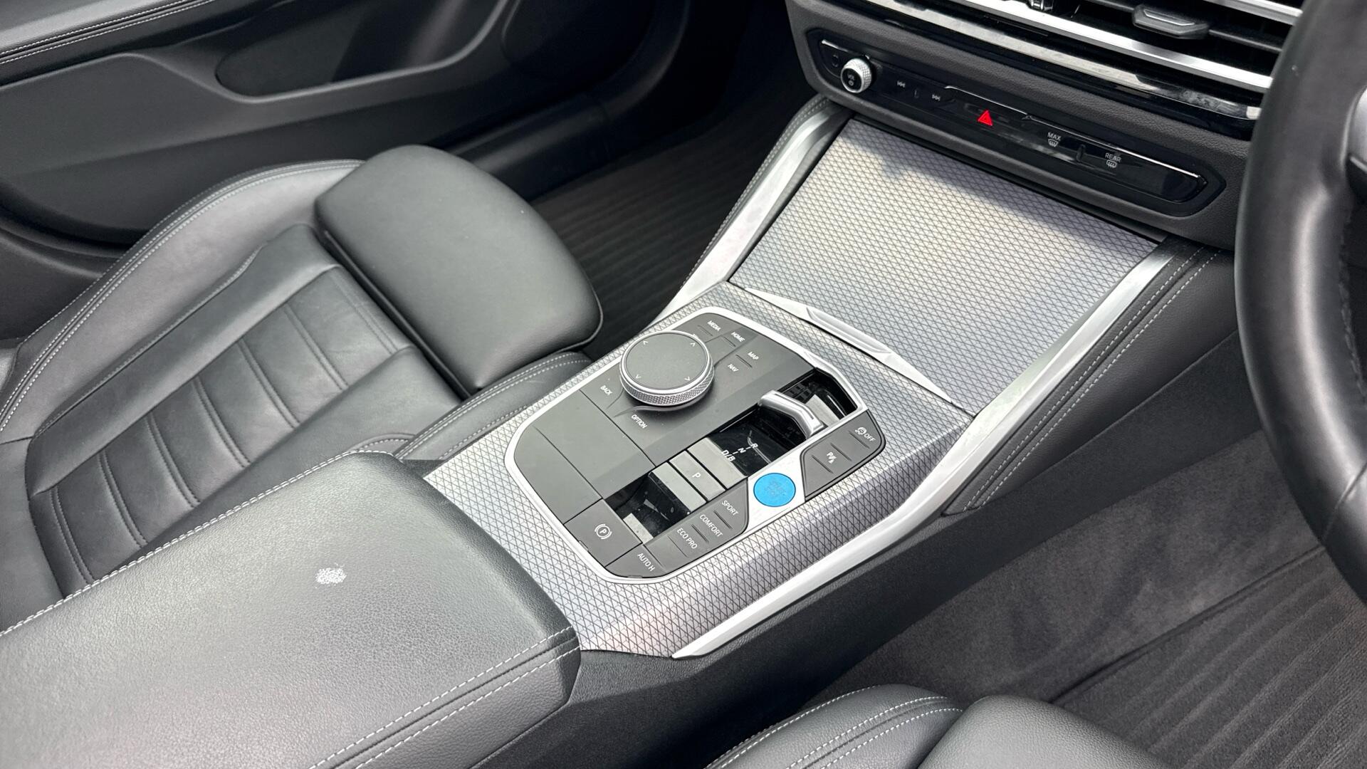 BMW i4 view 10