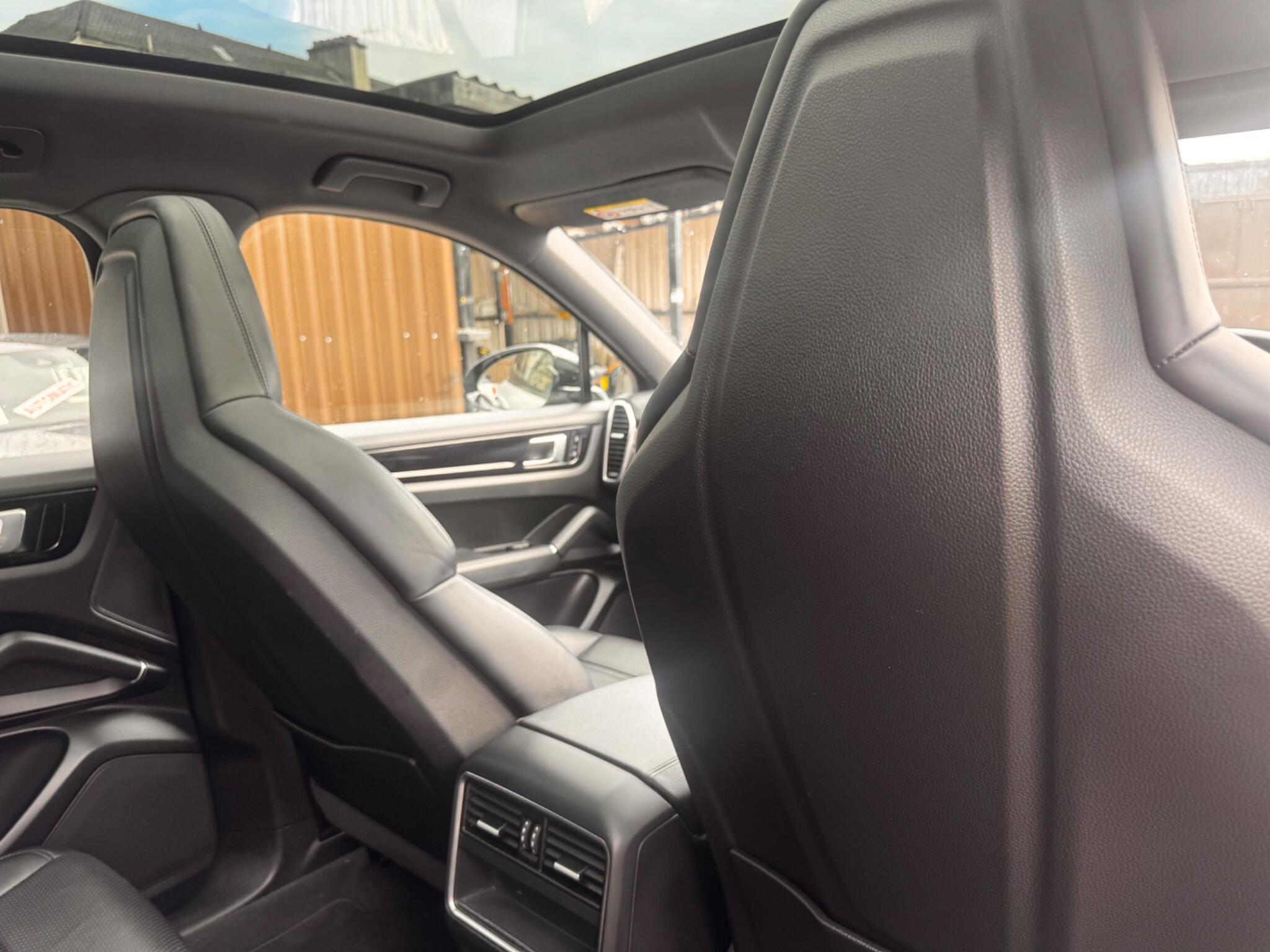 Porsche Cayenne view 37